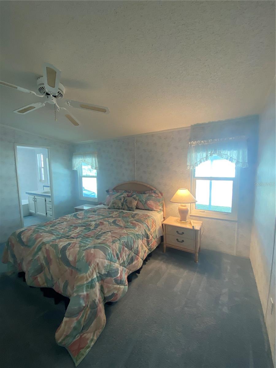 Image 18 of 41 For 36722 Strand Dr