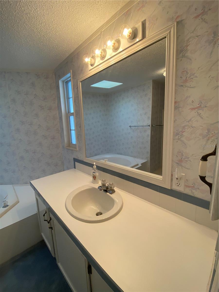 Image 21 of 41 For 36722 Strand Dr