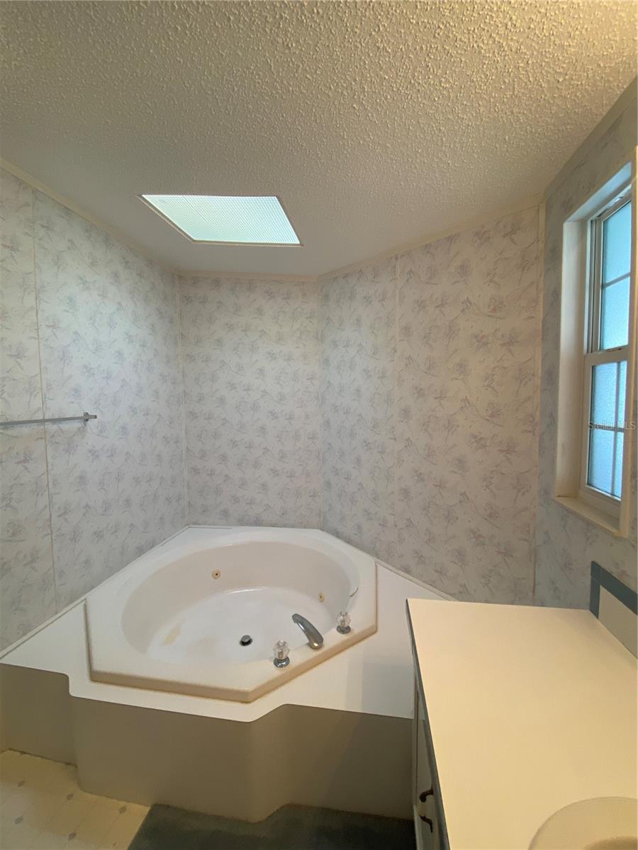 Image 23 of 41 For 36722 Strand Dr