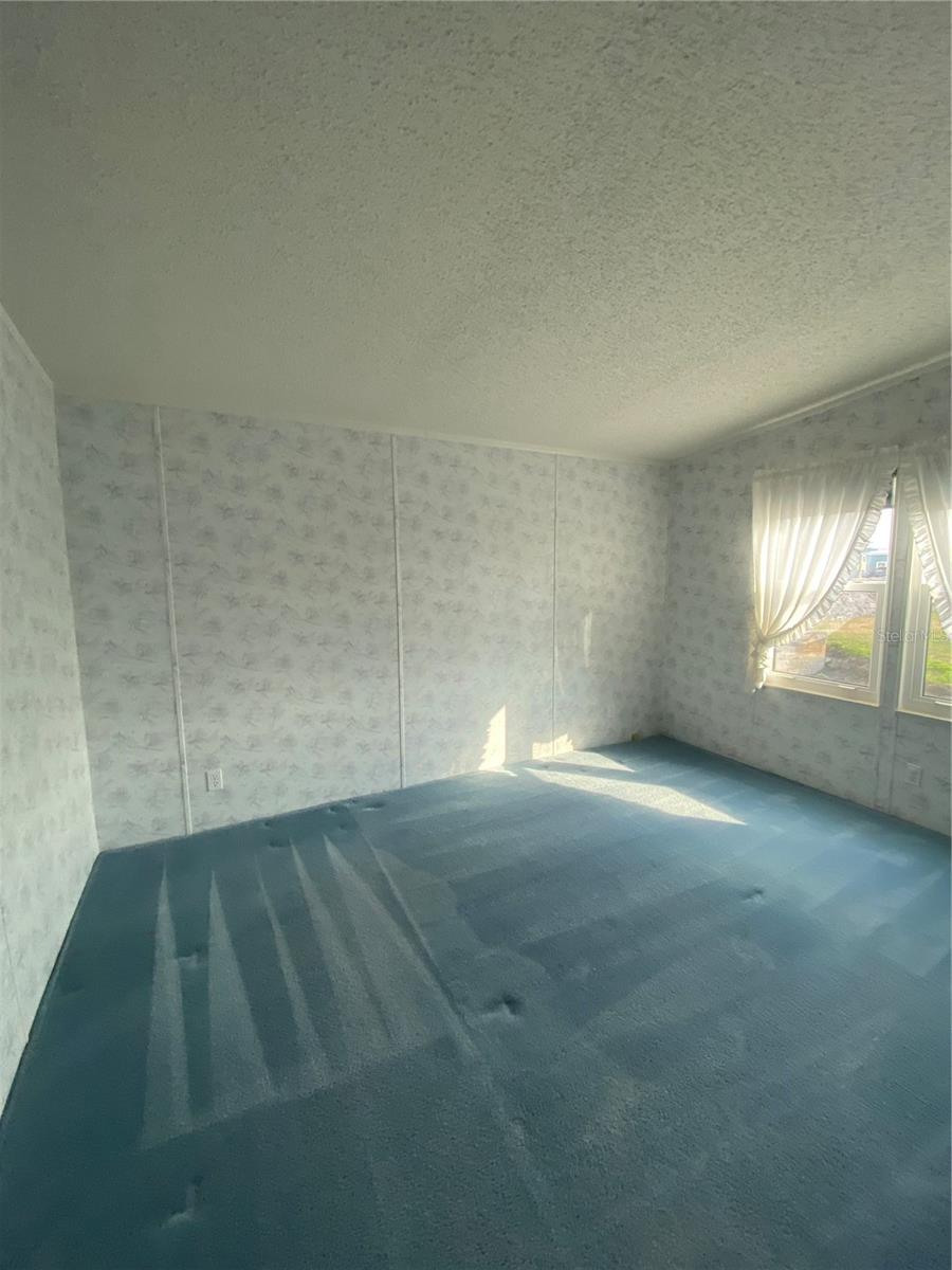 Image 25 of 41 For 36722 Strand Dr