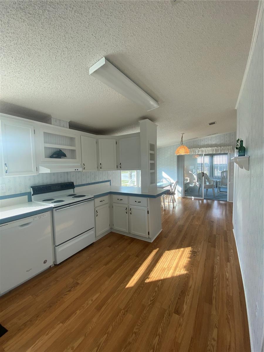 Image 6 of 41 For 36722 Strand Dr