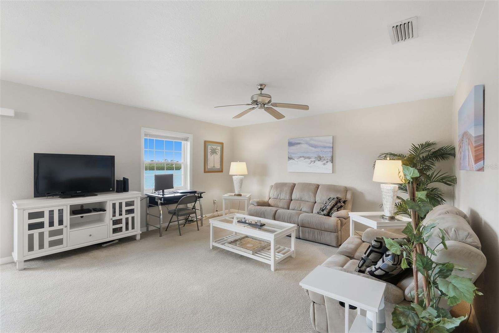 Image 7 of 31 For 3783 Pompano Drive Se D