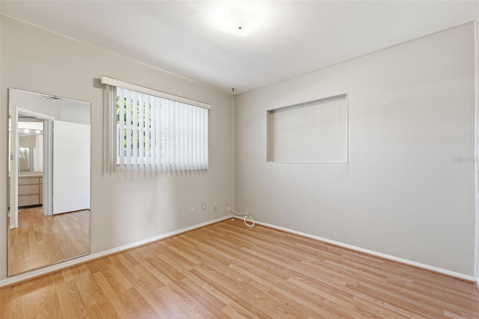 Listing photo id 9 for 10449 53rd Avenue N