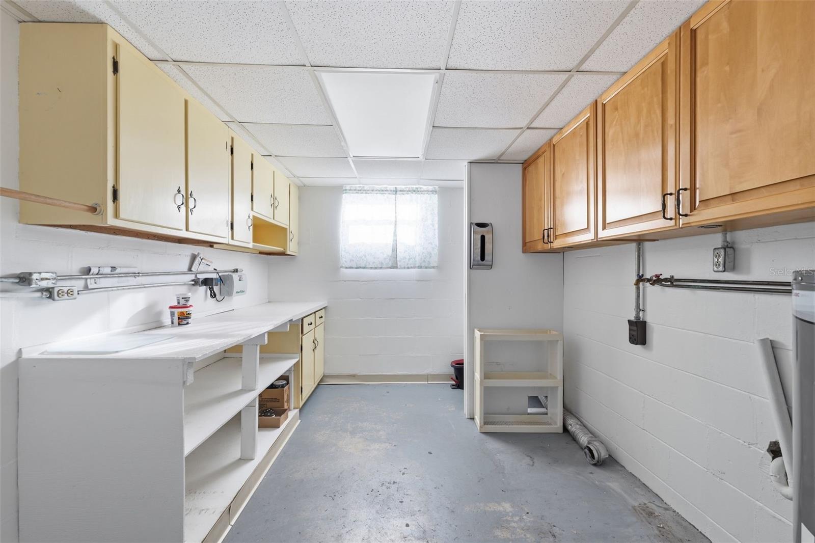 Listing photo id 10 for 10449 53rd Avenue N