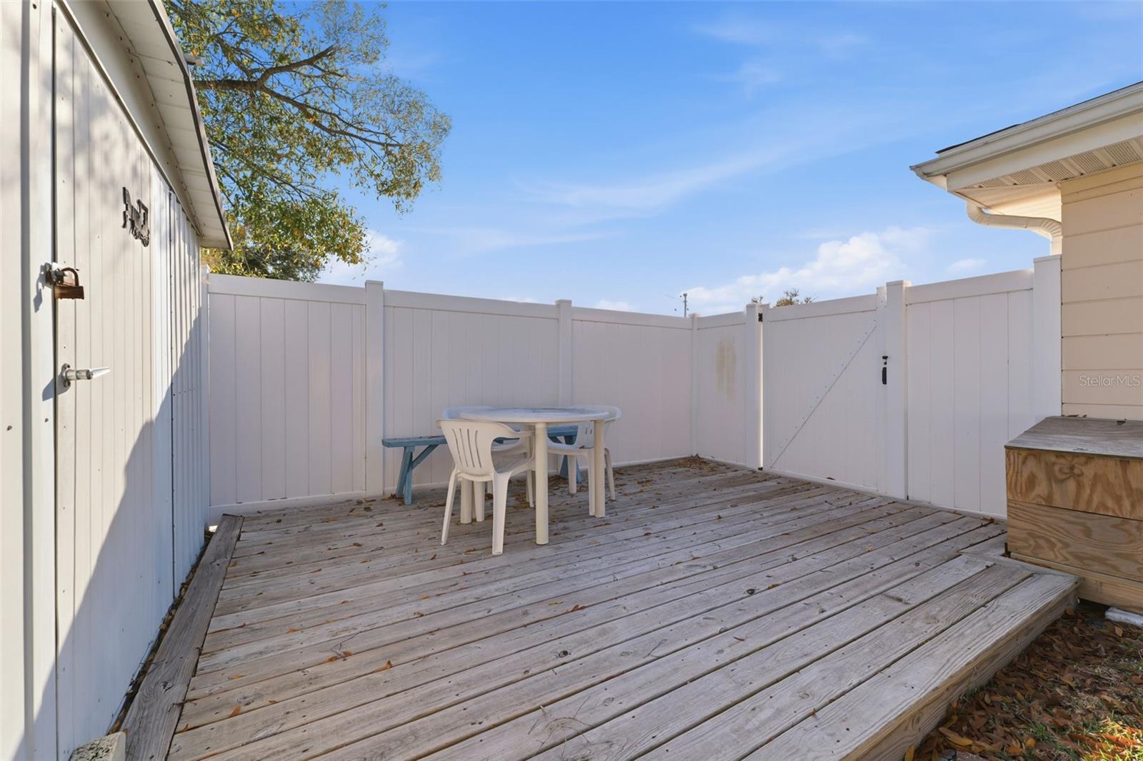 Listing photo id 12 for 10449 53rd Avenue N