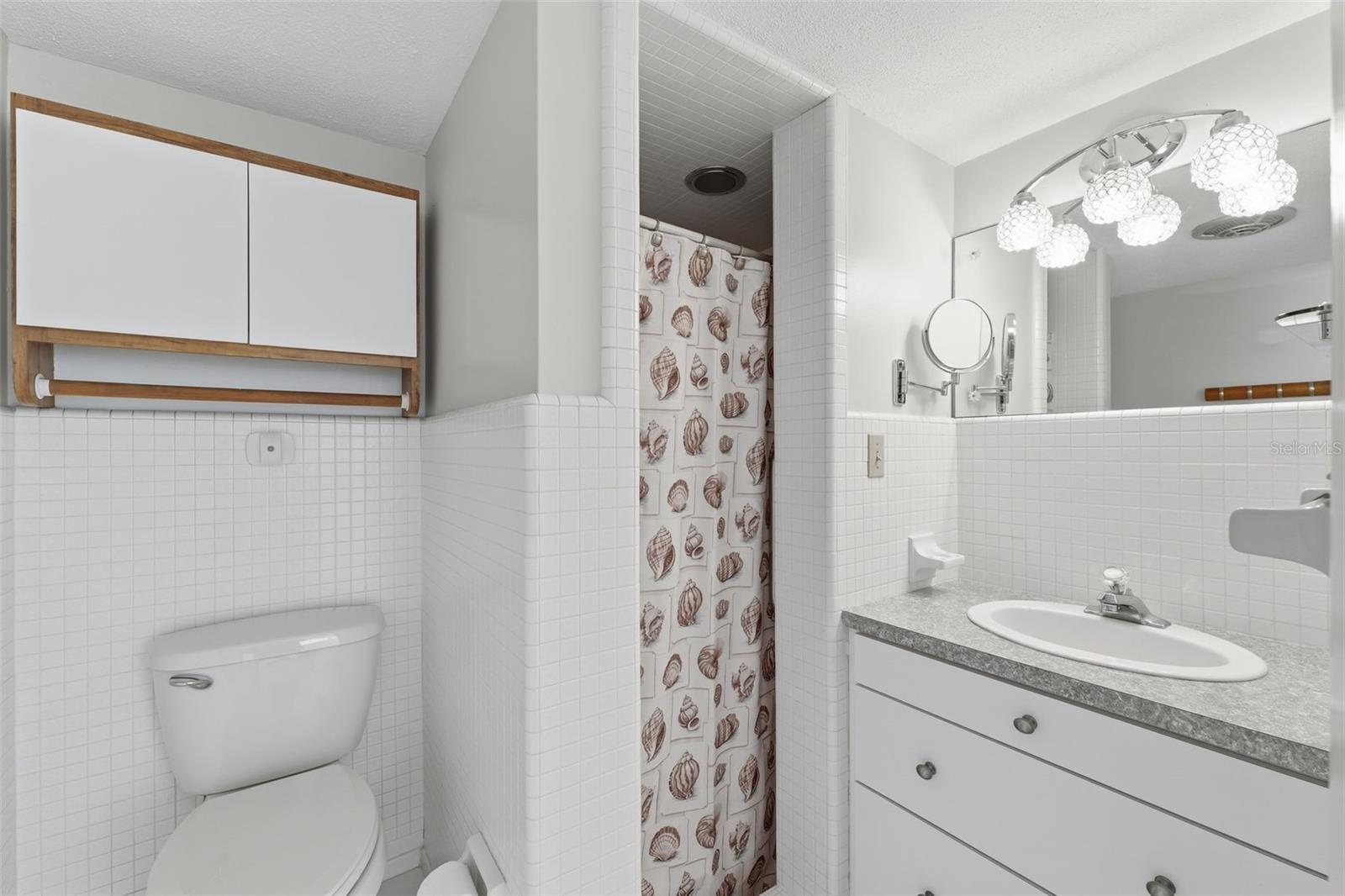 Listing photo id 4 for 10449 53rd Avenue N