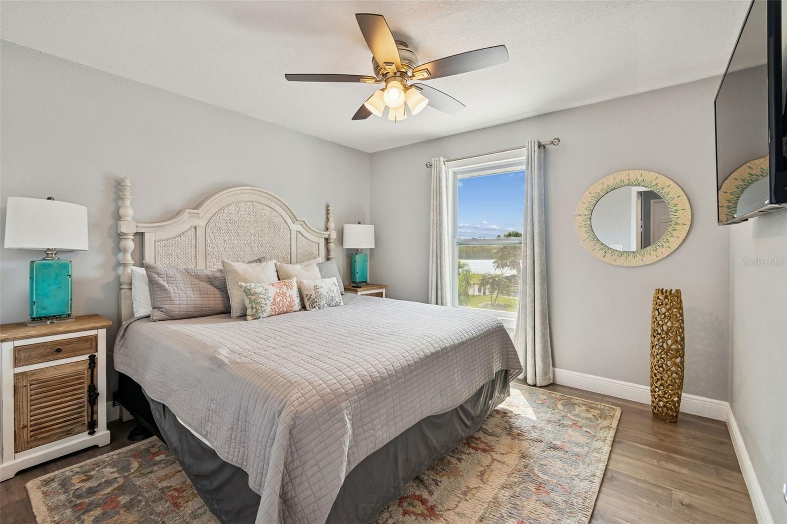 Image 11 of 54 For 330 6th Avenue