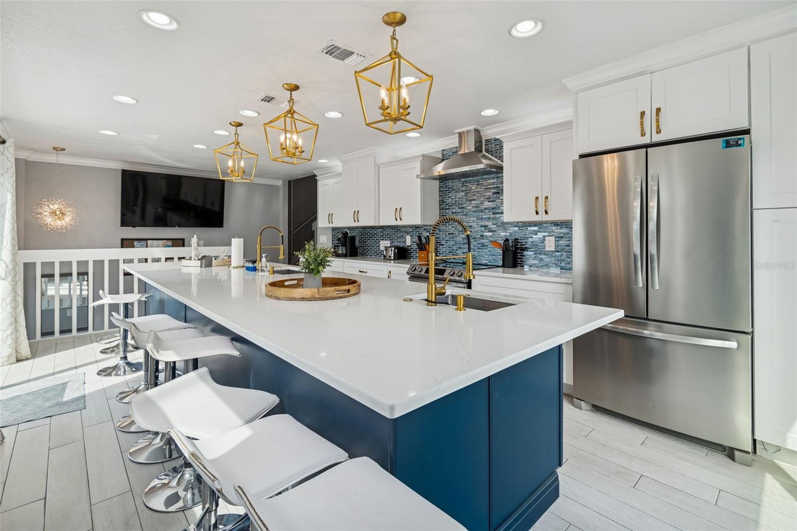 Image 8 of 54 For 330 6th Avenue