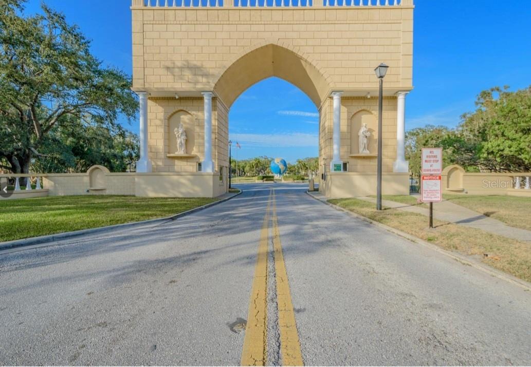 Image 25 of 26 For 2464 Australia Way E 64