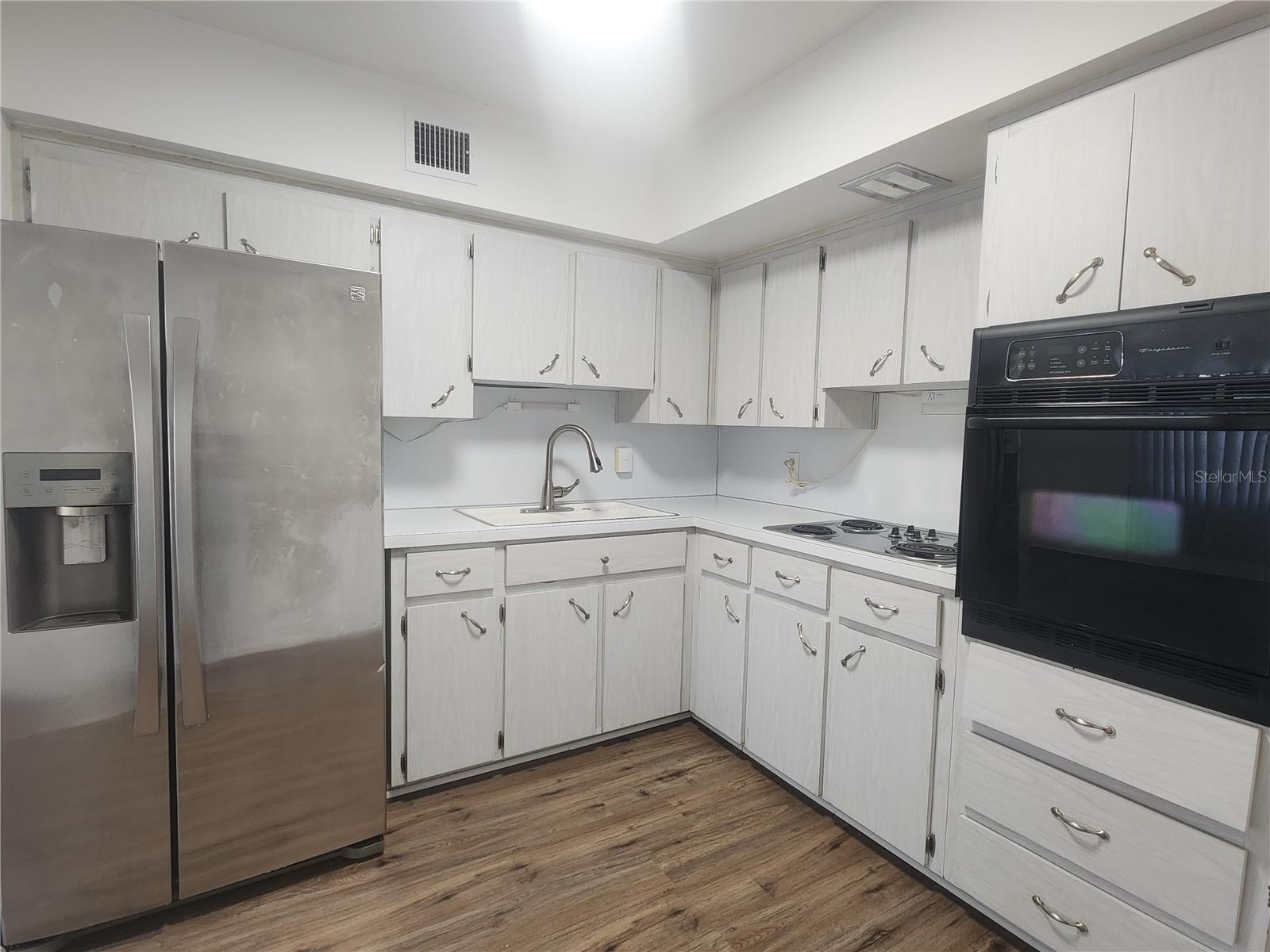 Image 7 of 26 For 2464 Australia Way E 64