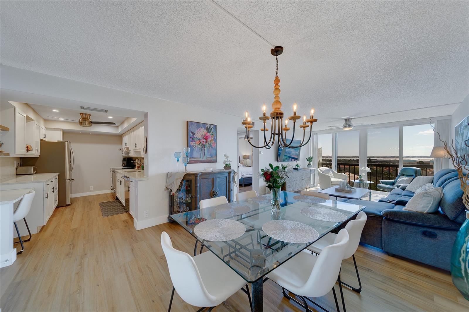 Image 12 of 41 For 255 Dolphin Point 802