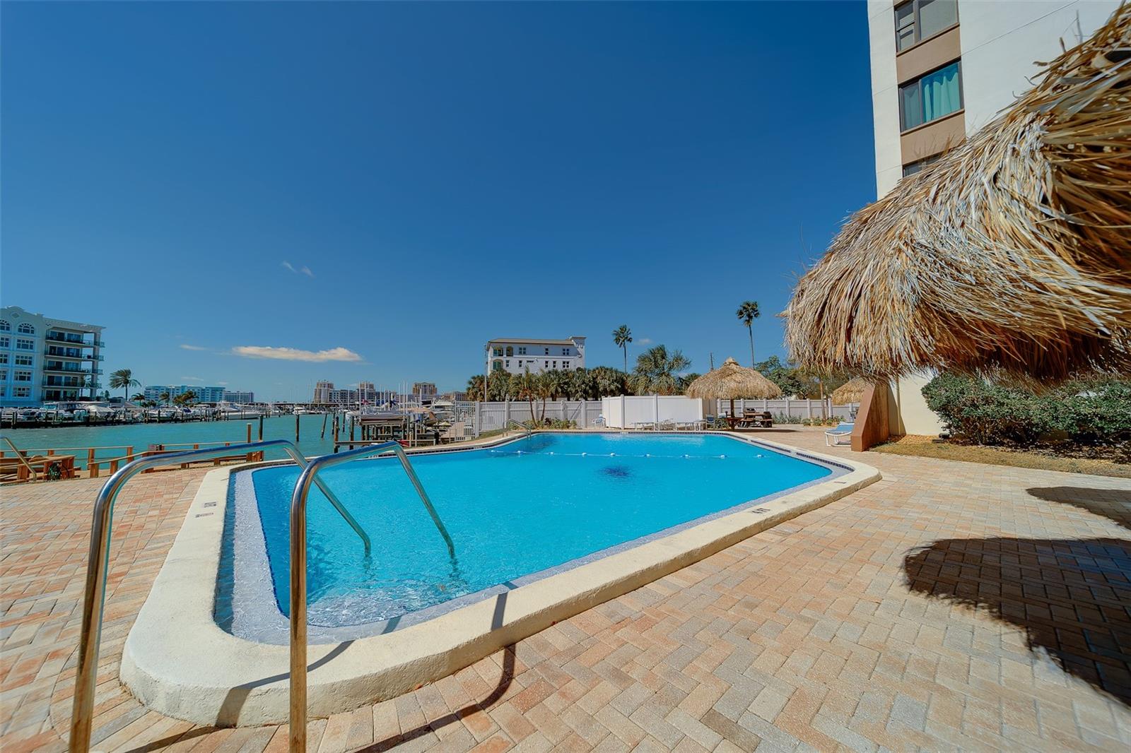 Image 29 of 41 For 255 Dolphin Point 802