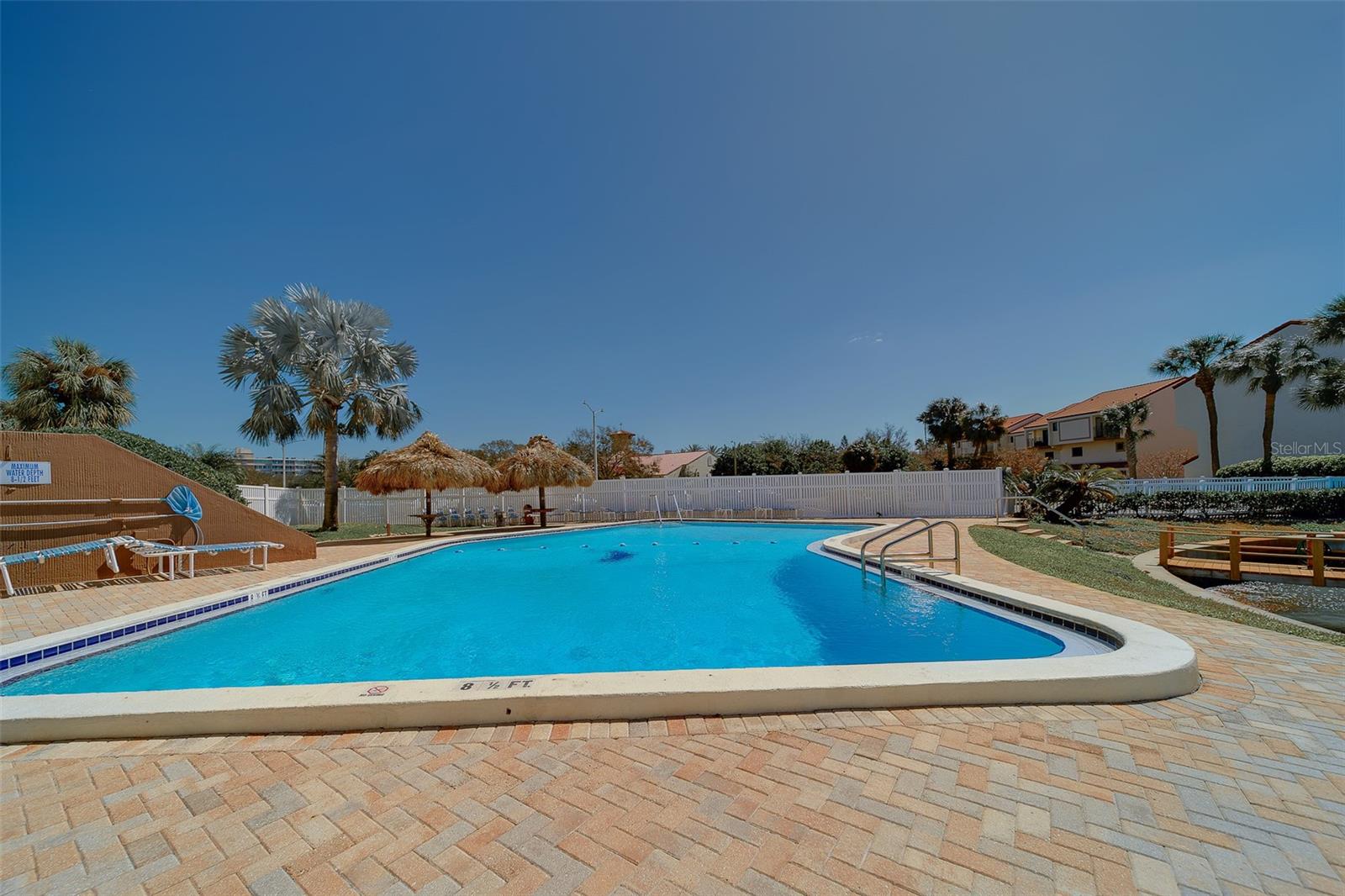 Image 32 of 41 For 255 Dolphin Point 802