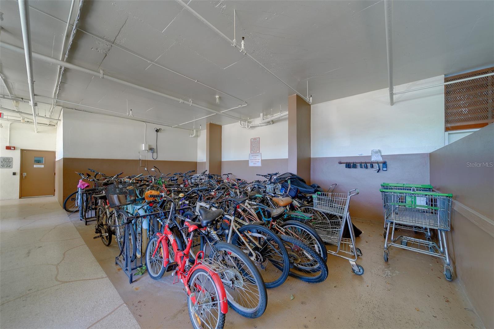 Image 34 of 41 For 255 Dolphin Point 802