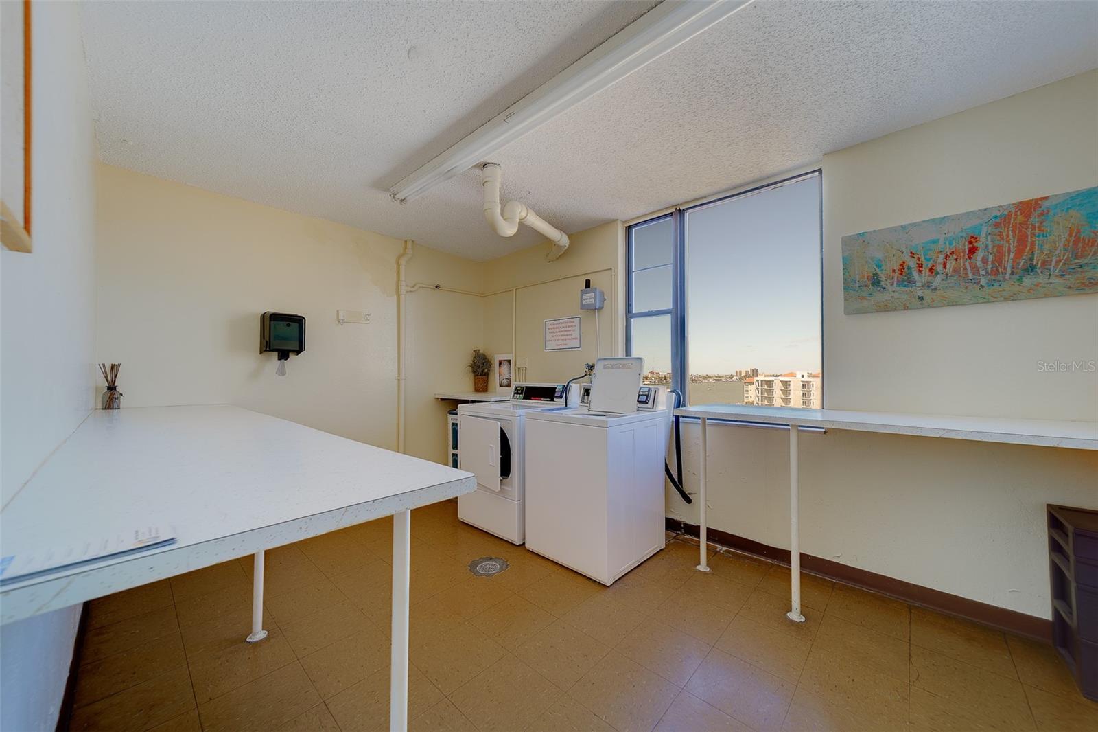 Image 35 of 41 For 255 Dolphin Point 802