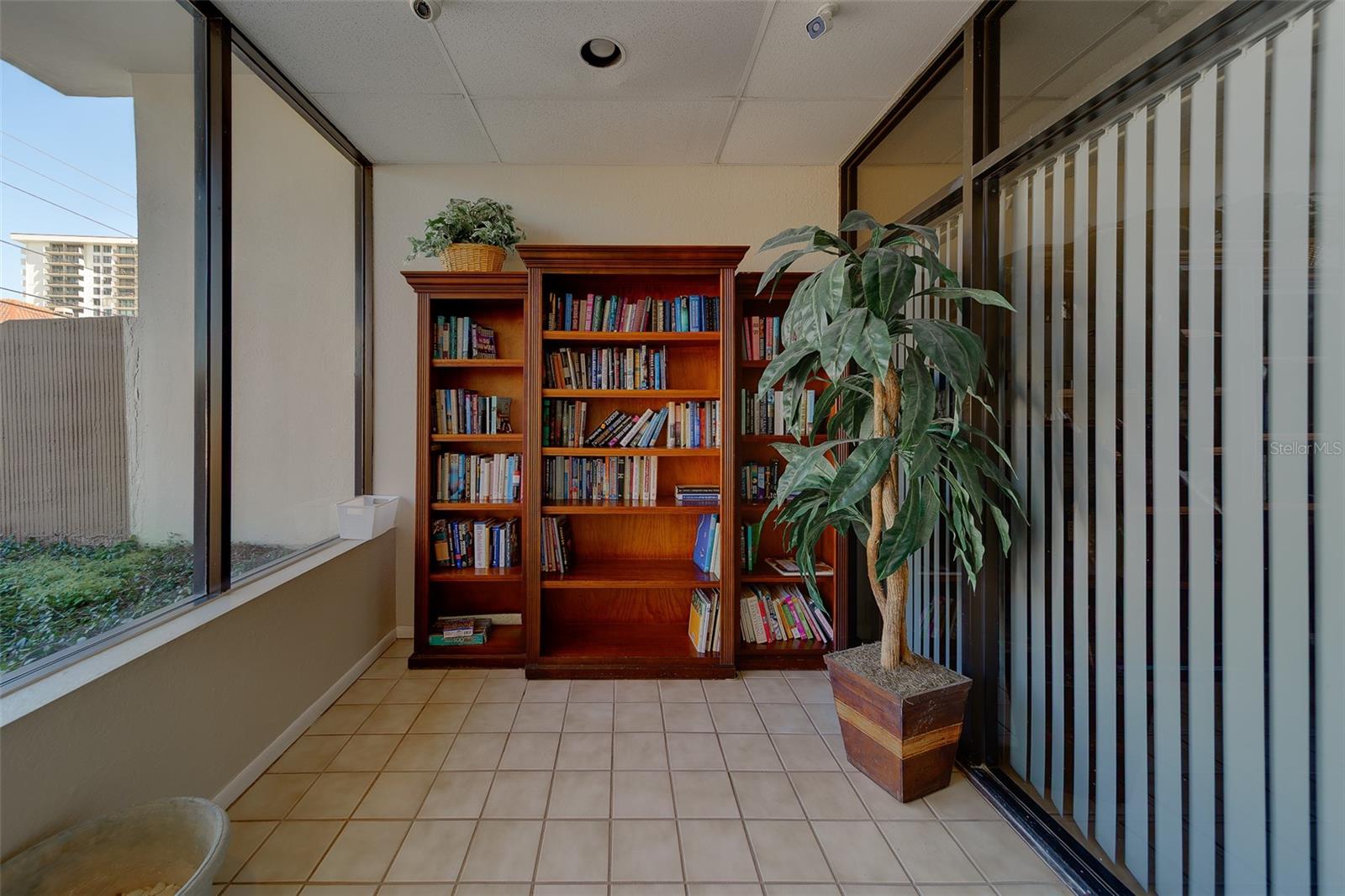 Image 41 of 41 For 255 Dolphin Point 802