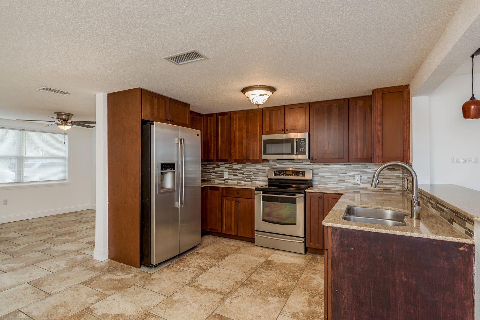 Image 10 of 28 For 4233 Belle Isle Court