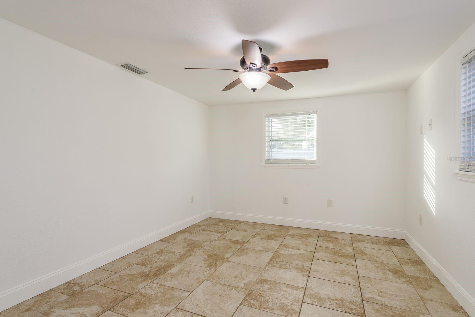 Image 15 of 28 For 4233 Belle Isle Court