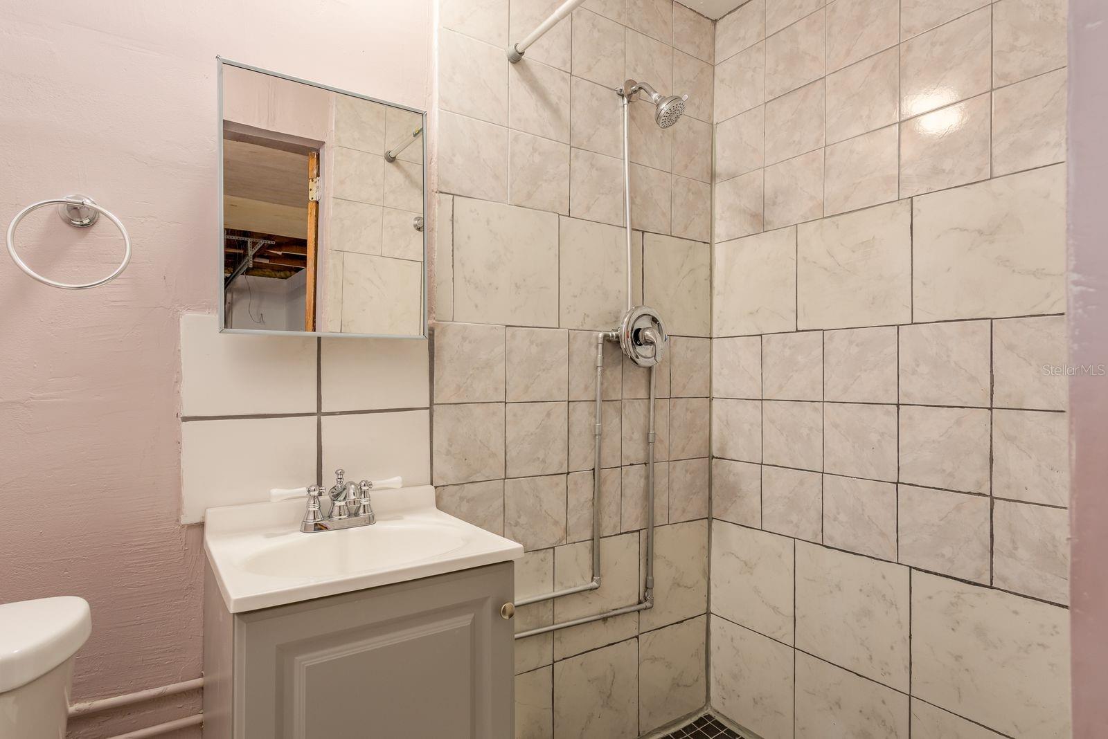 Image 23 of 28 For 4233 Belle Isle Court