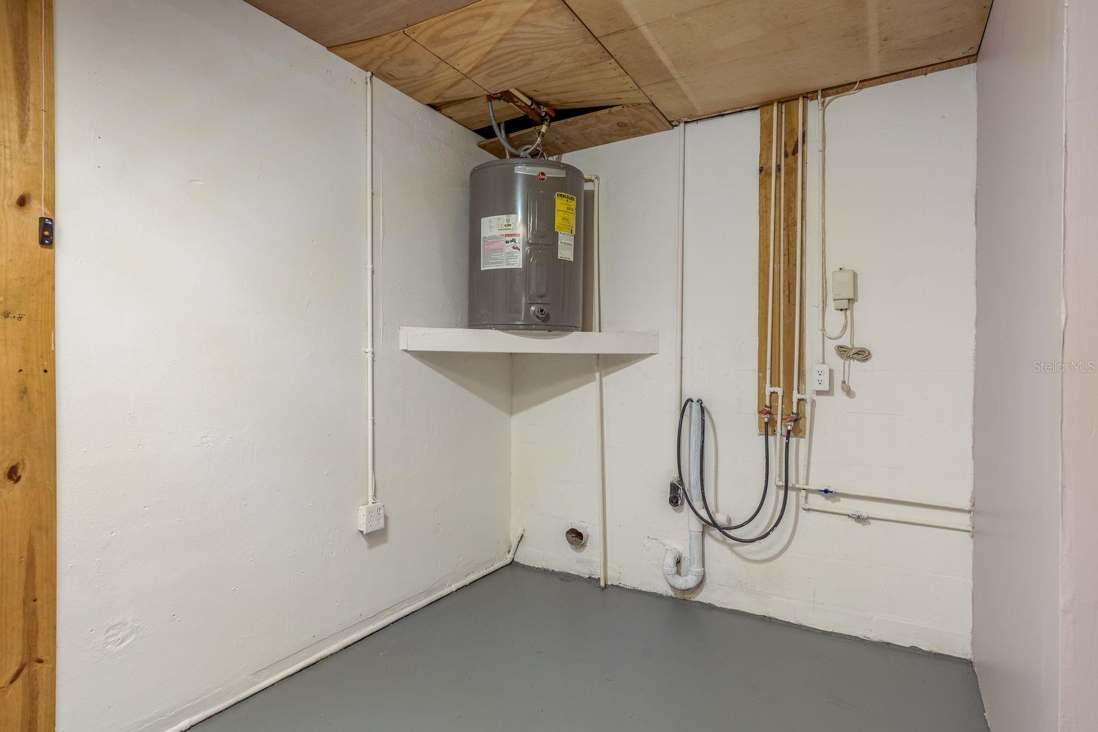 Image 24 of 28 For 4233 Belle Isle Court