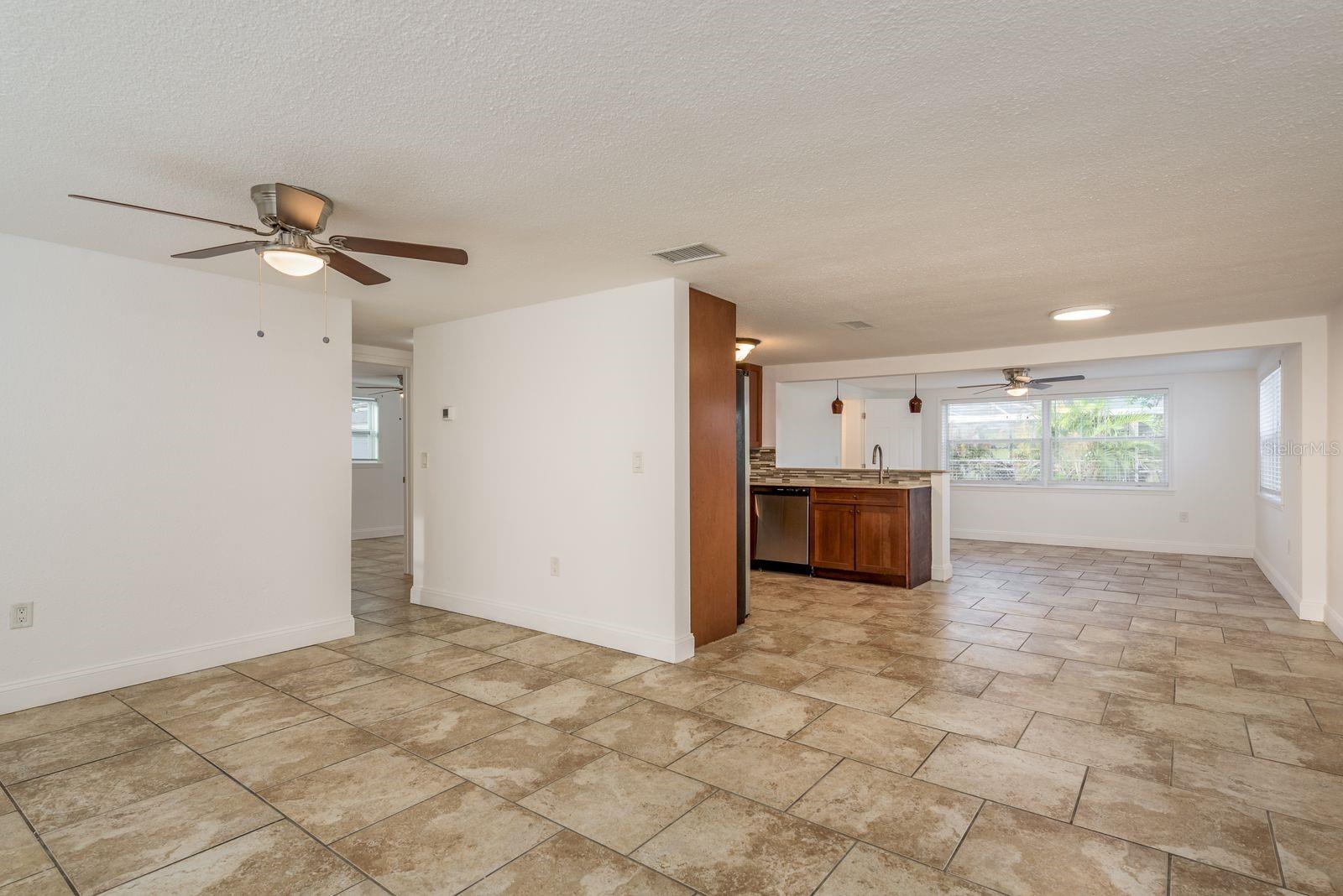 Image 4 of 28 For 4233 Belle Isle Court