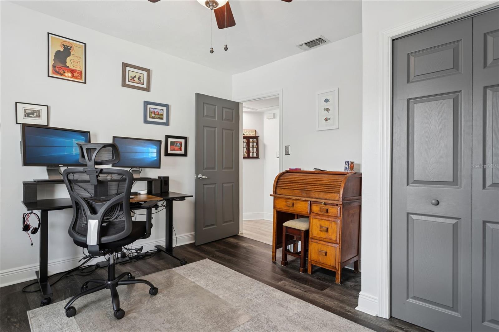 Listing photo id 11 for 1023 Bask Drive