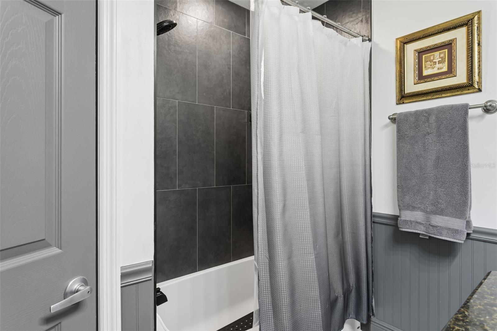 Listing photo id 14 for 1023 Bask Drive