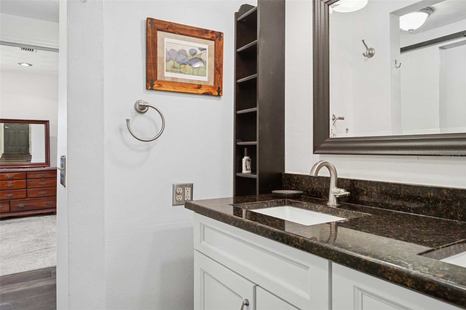 Listing photo id 19 for 1023 Bask Drive