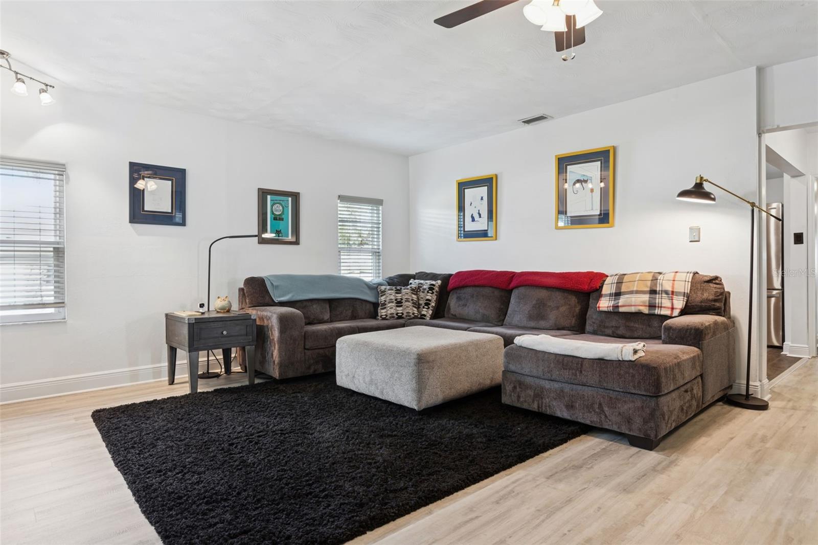 Listing photo id 5 for 1023 Bask Drive