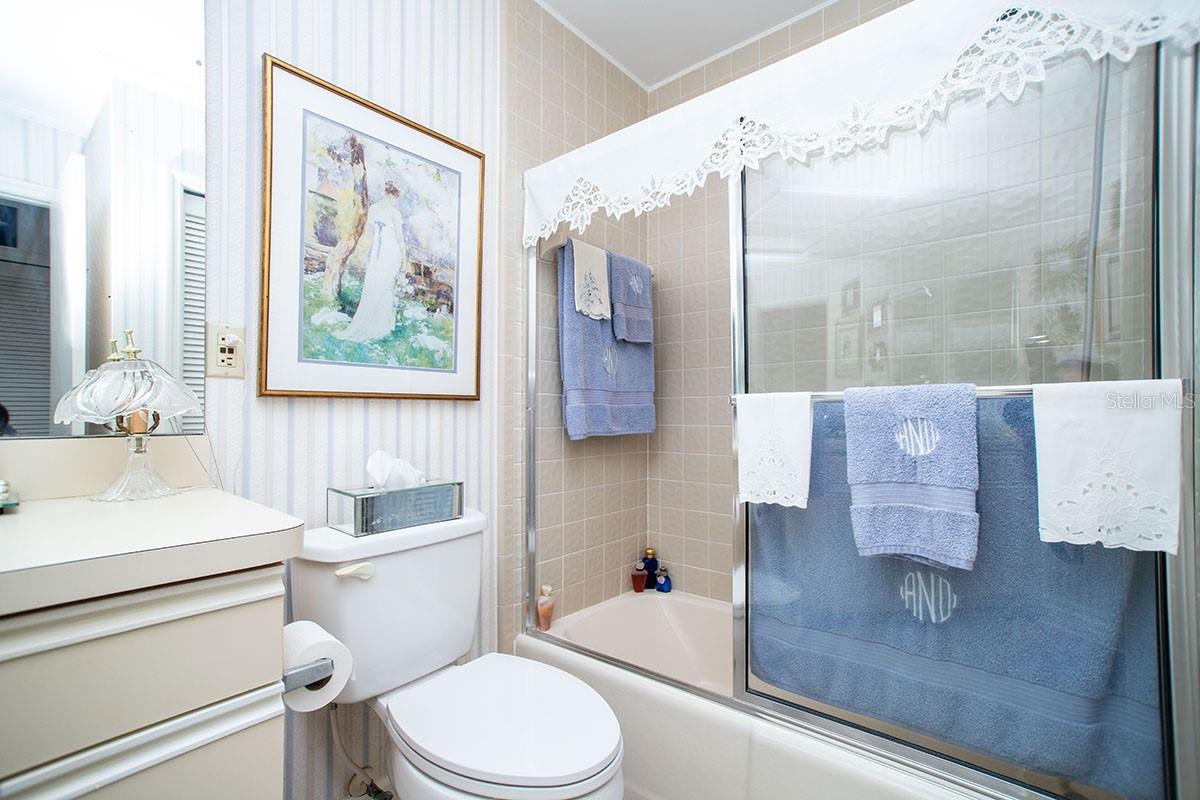 Image 13 of 38 For 11696 Parkview Lane