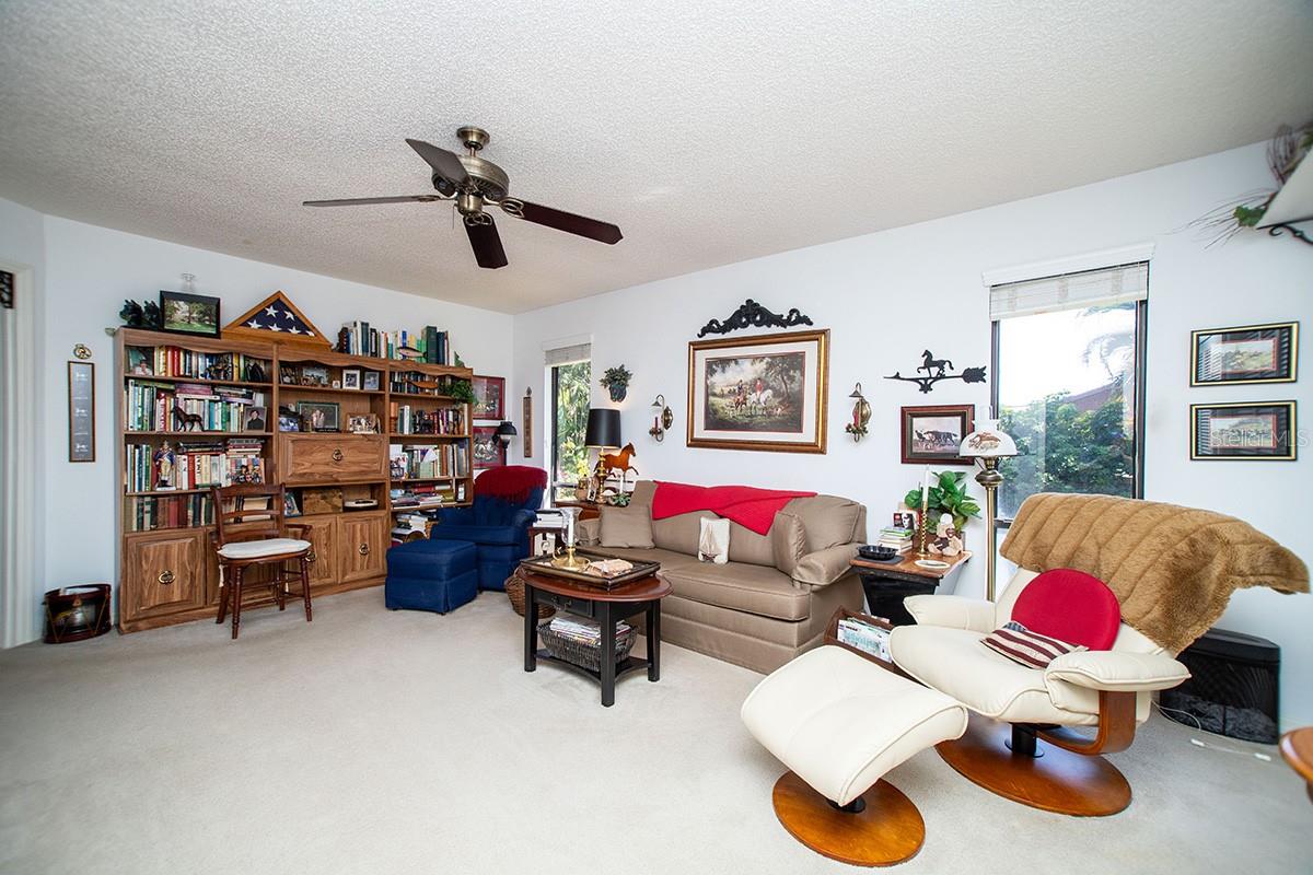 Image 18 of 38 For 11696 Parkview Lane