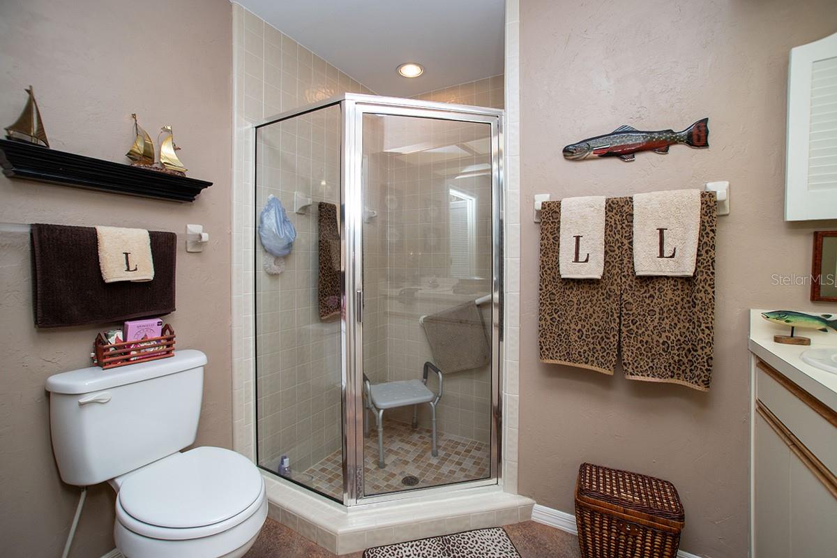 Image 21 of 38 For 11696 Parkview Lane