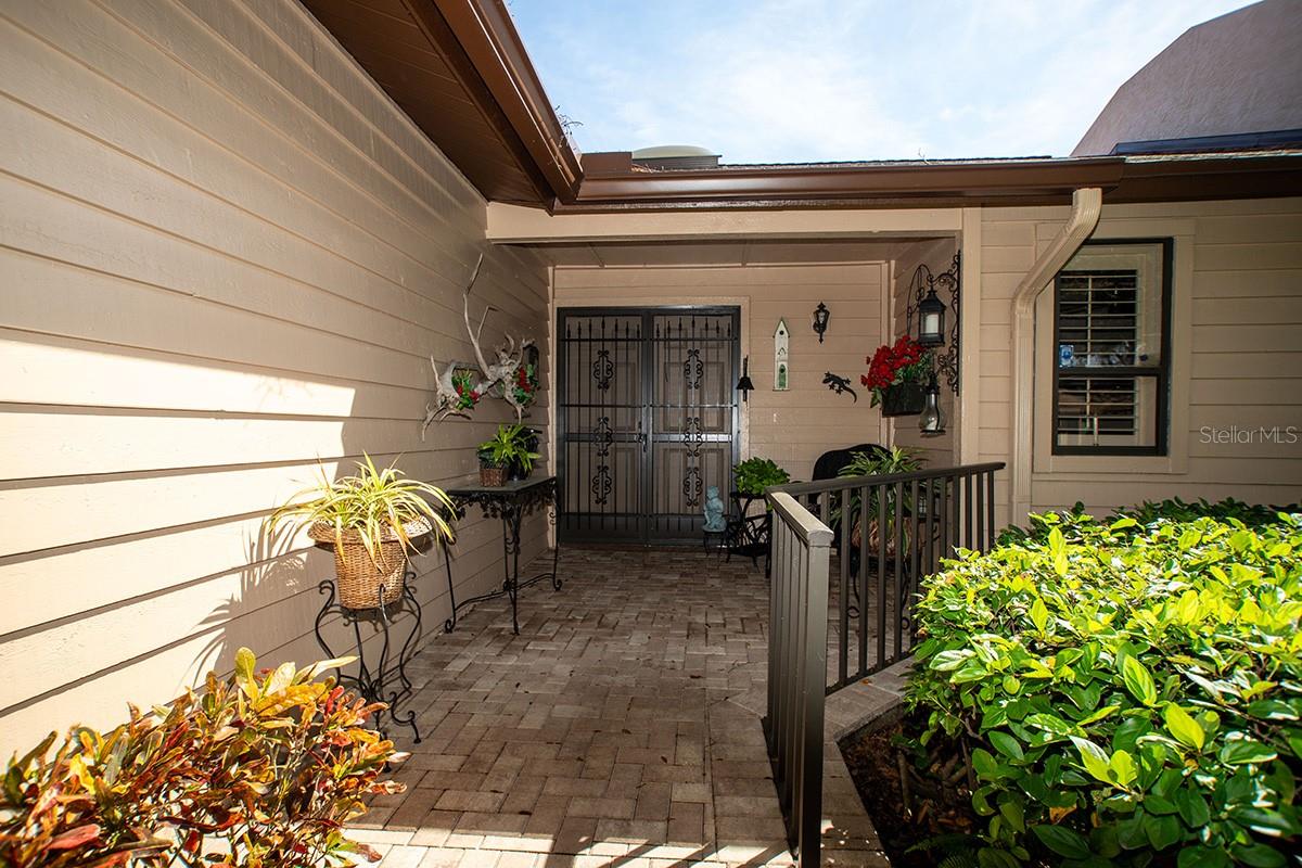 Image 3 of 38 For 11696 Parkview Lane