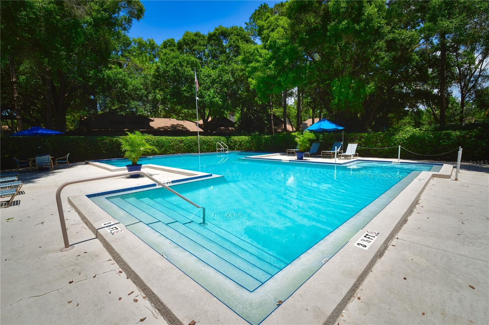 Image 33 of 38 For 11696 Parkview Lane