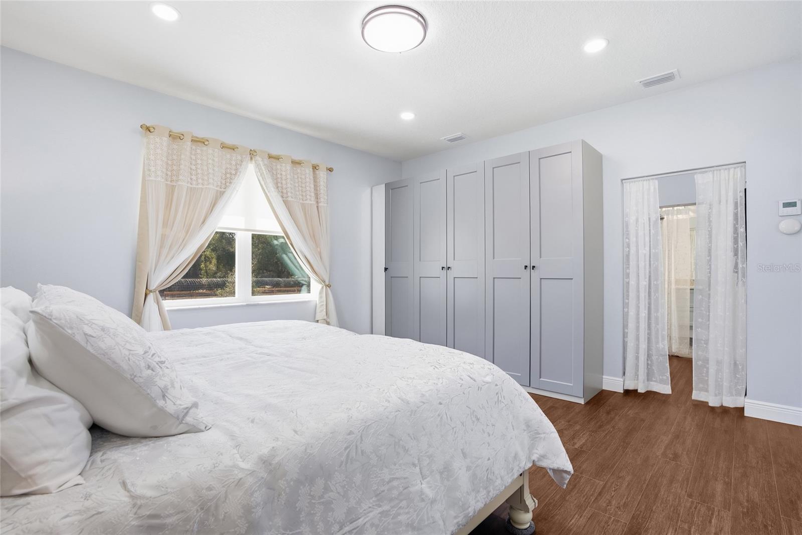 Listing photo id 15 for 16090 Fringe Tree Drive