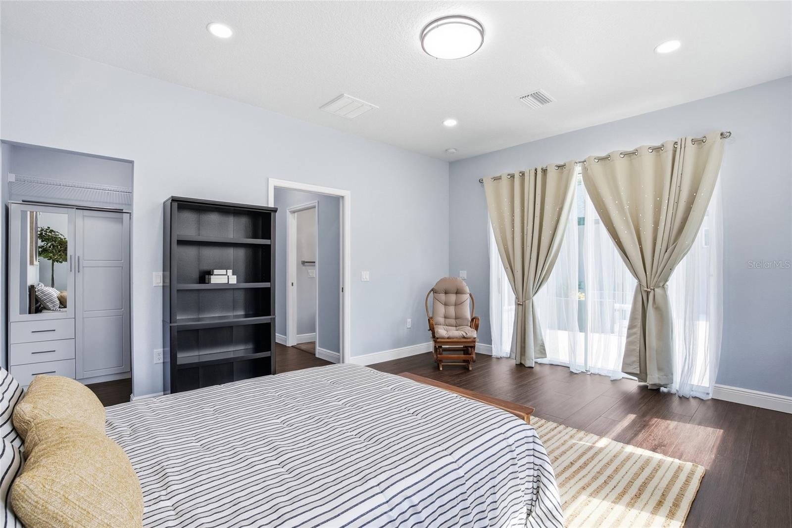 Listing photo id 24 for 16090 Fringe Tree Drive