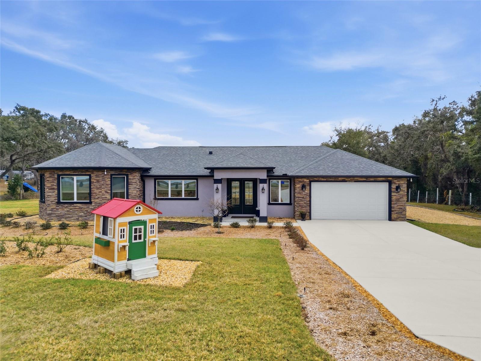 Listing photo id 1 for 16090 Fringe Tree Drive