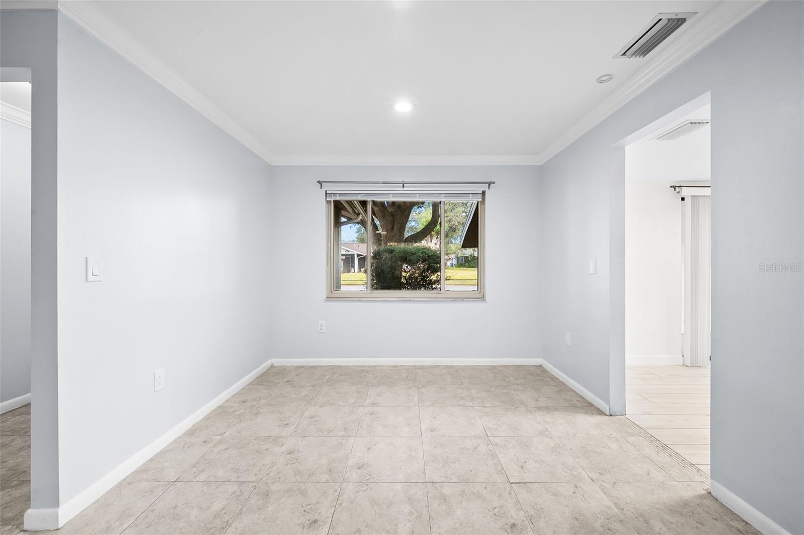 Image 11 of 34 For 8626 Woodbridge Drive