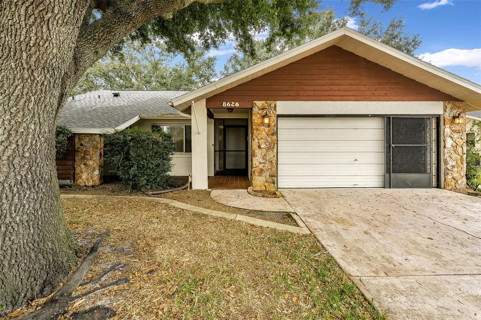 Image 5 of 34 For 8626 Woodbridge Drive