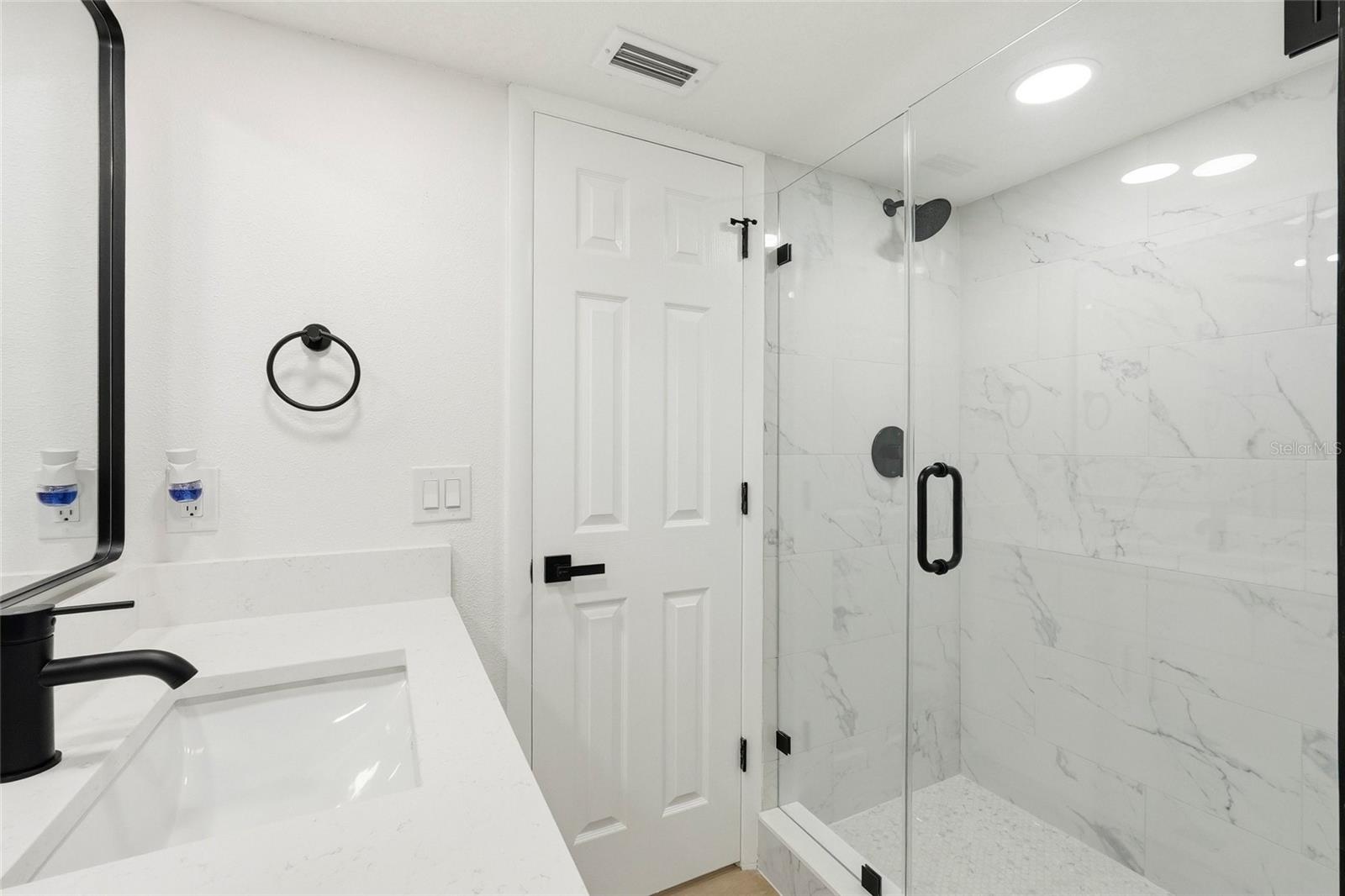 Image 17 of 34 For 9435 117th Street