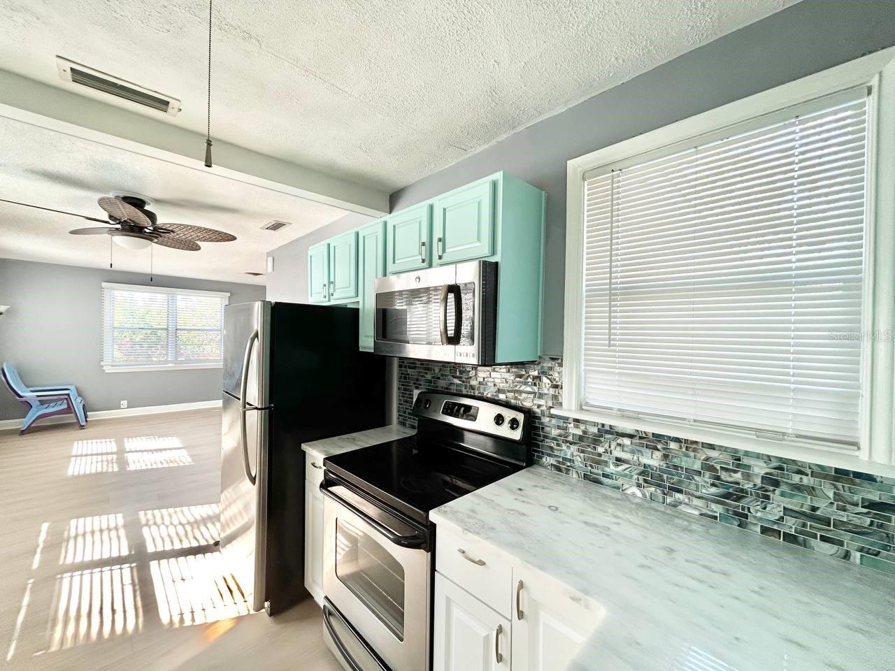 Image 8 of 20 For 2720 Edwards Avenue S