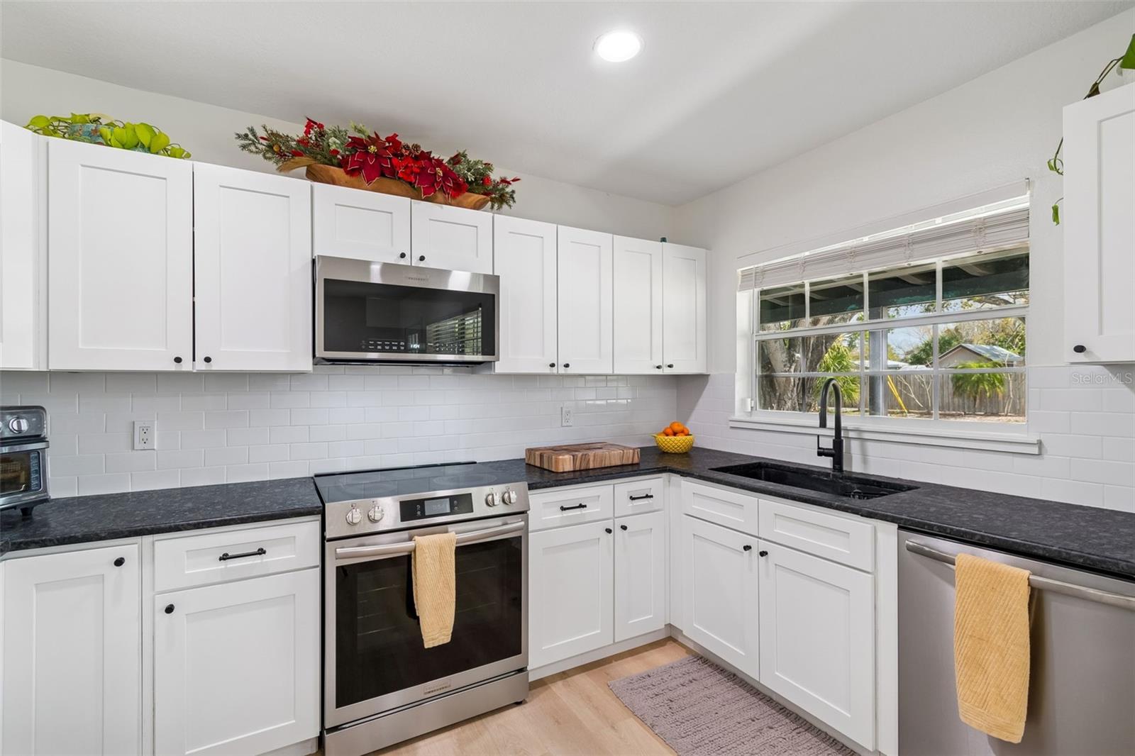 Image 13 of 45 For 4636 Bay Court Avenue