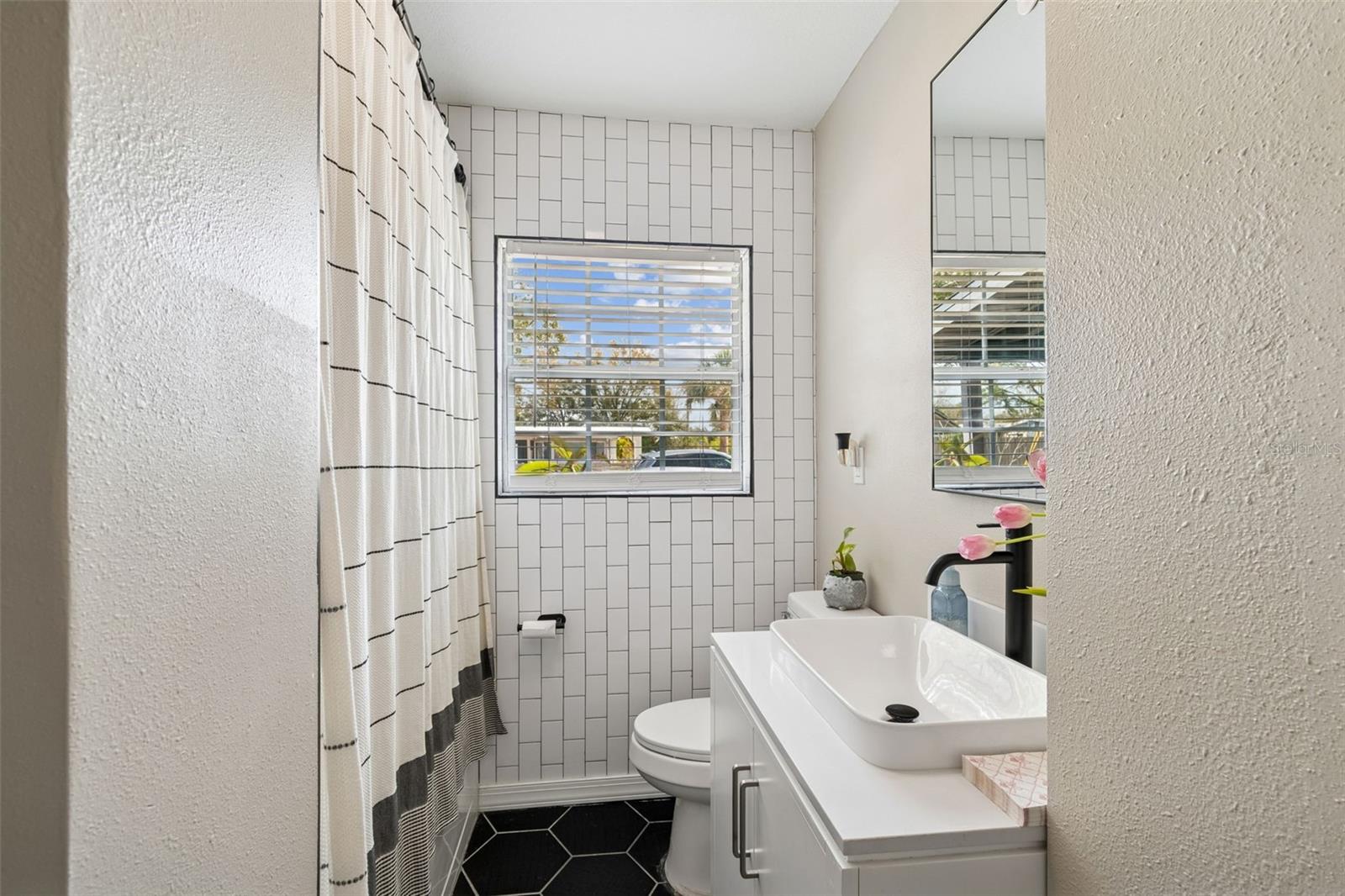 Image 24 of 45 For 4636 Bay Court Avenue