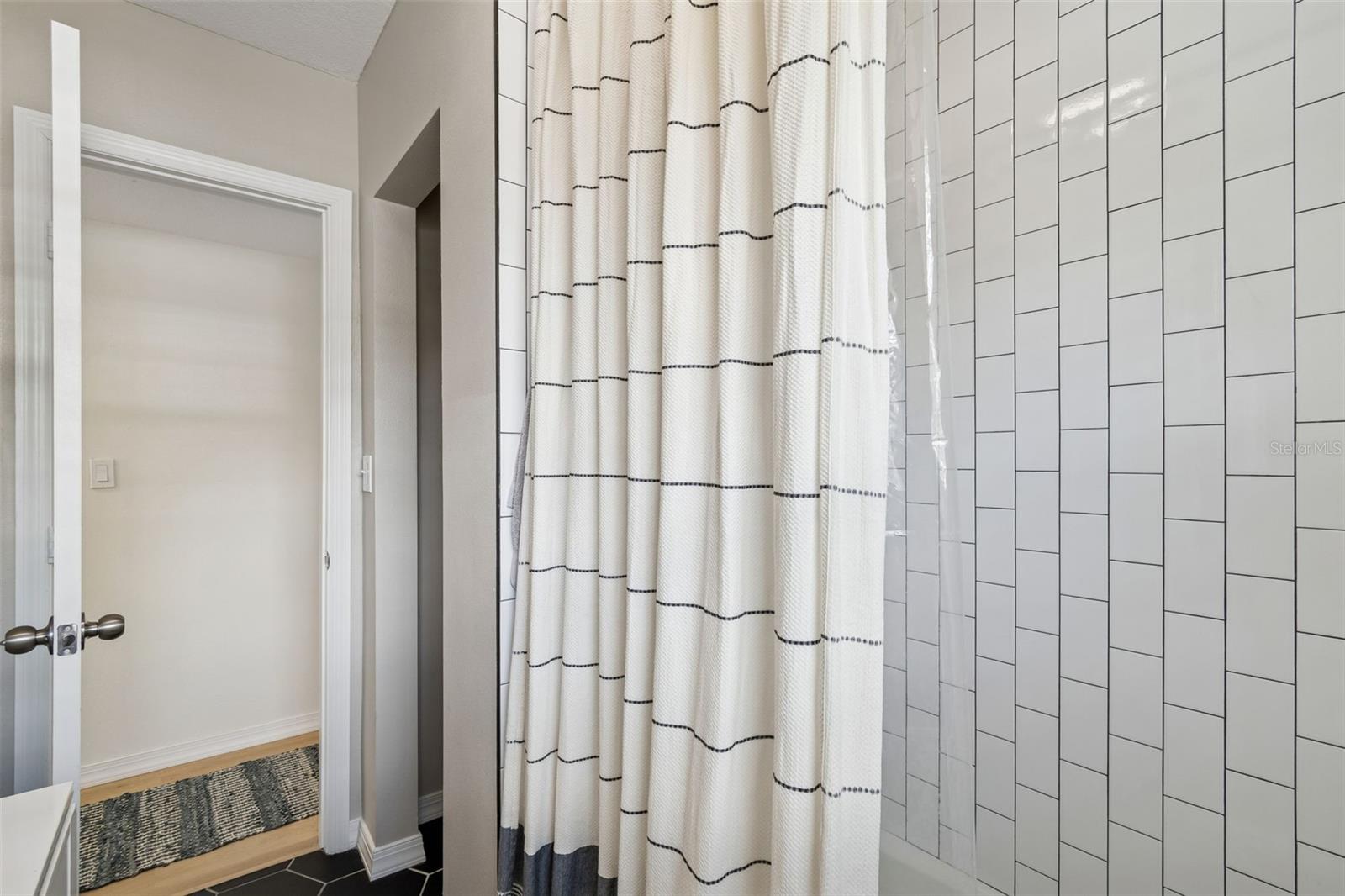 Image 25 of 45 For 4636 Bay Court Avenue