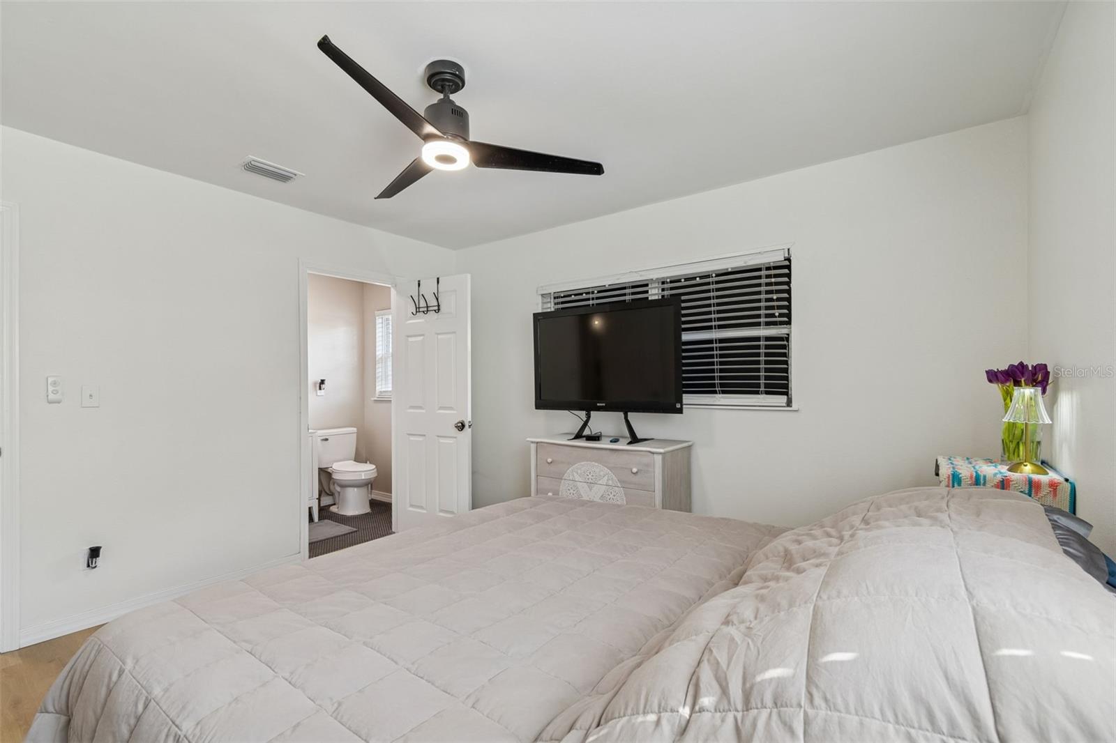 Image 29 of 45 For 4636 Bay Court Avenue