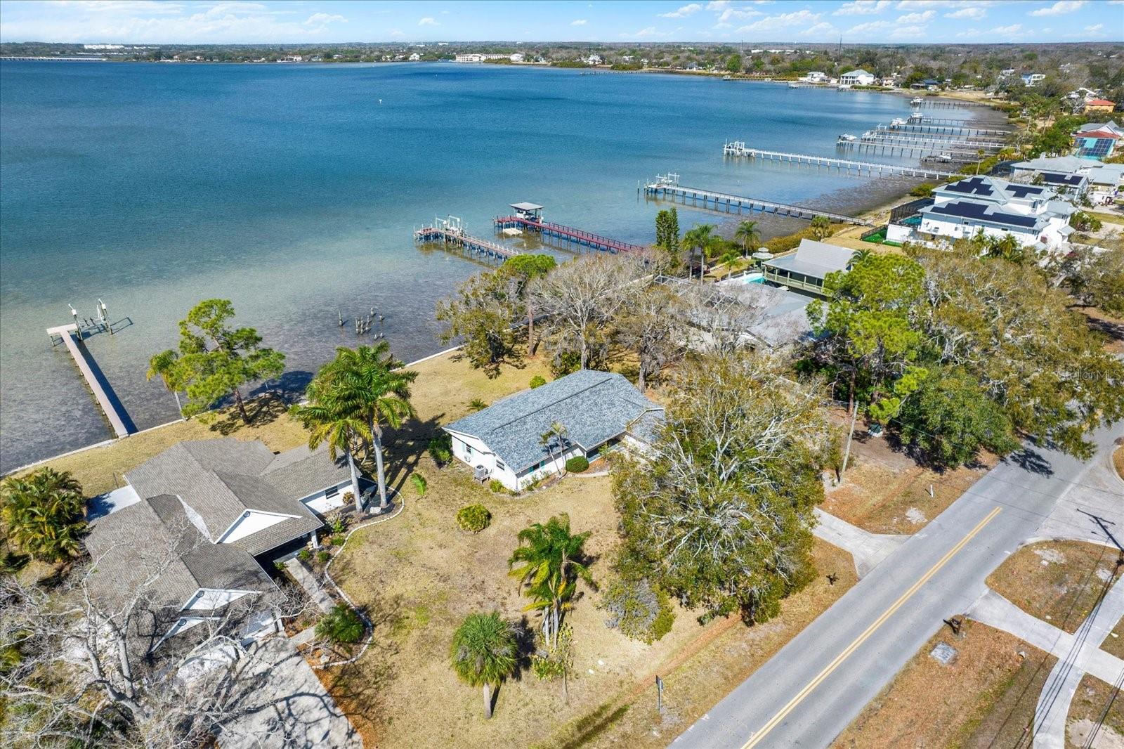 Image 10 of 22 For 400 Shore Drive E