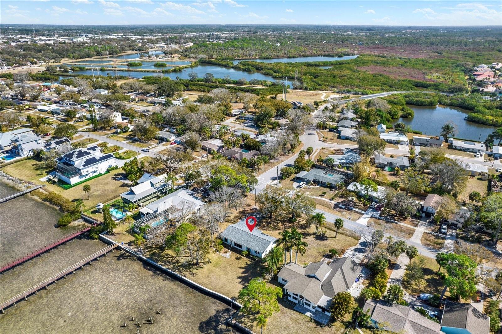 Image 14 of 22 For 400 Shore Drive E