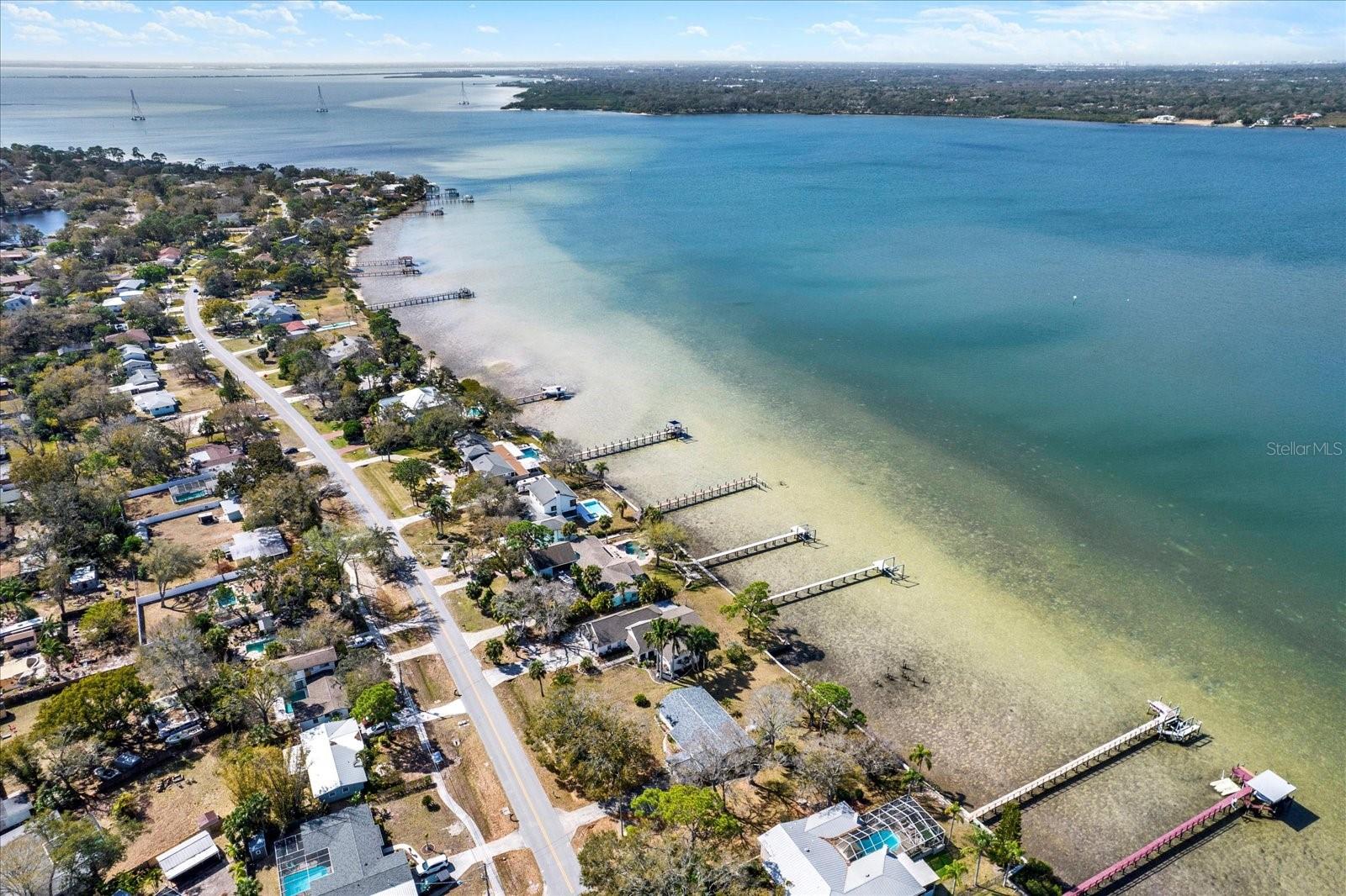 Image 17 of 22 For 400 Shore Drive E