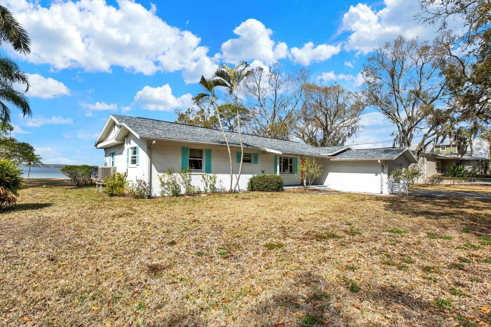 Image 4 of 22 For 400 Shore Drive E