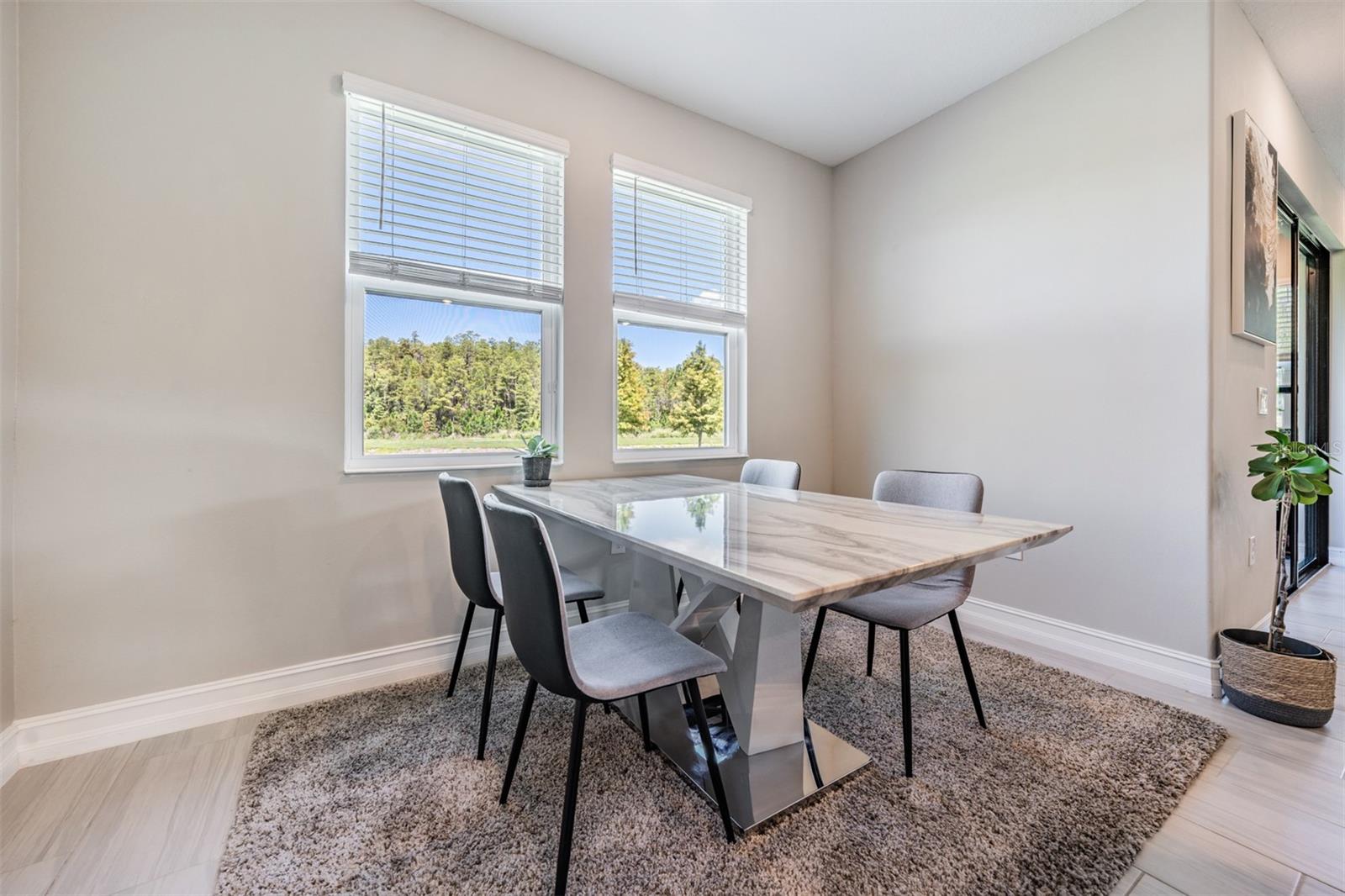 Listing photo id 11 for 4849 Isola Court